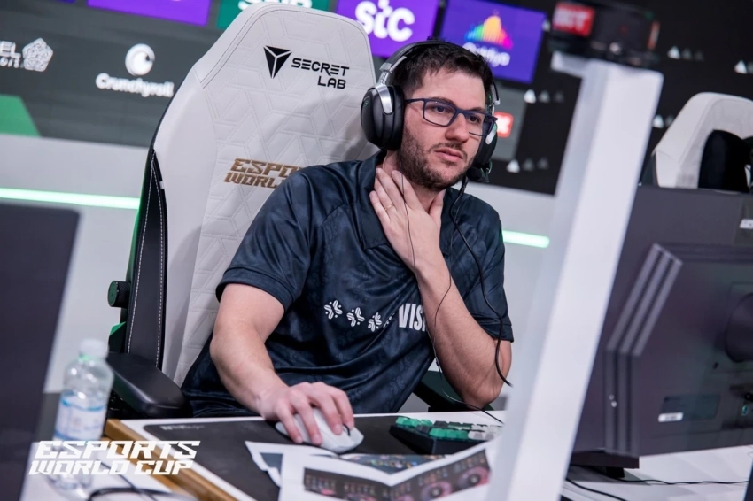 Тренер PARIVISION по Dota 2 сопоставил паблики и про-сцену и объяснил роль психолога